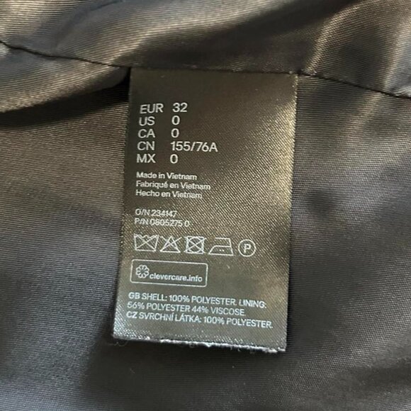 H&M Black Blazer 3/4-Length Sleeves | Size 0 - Picture 7 of 9